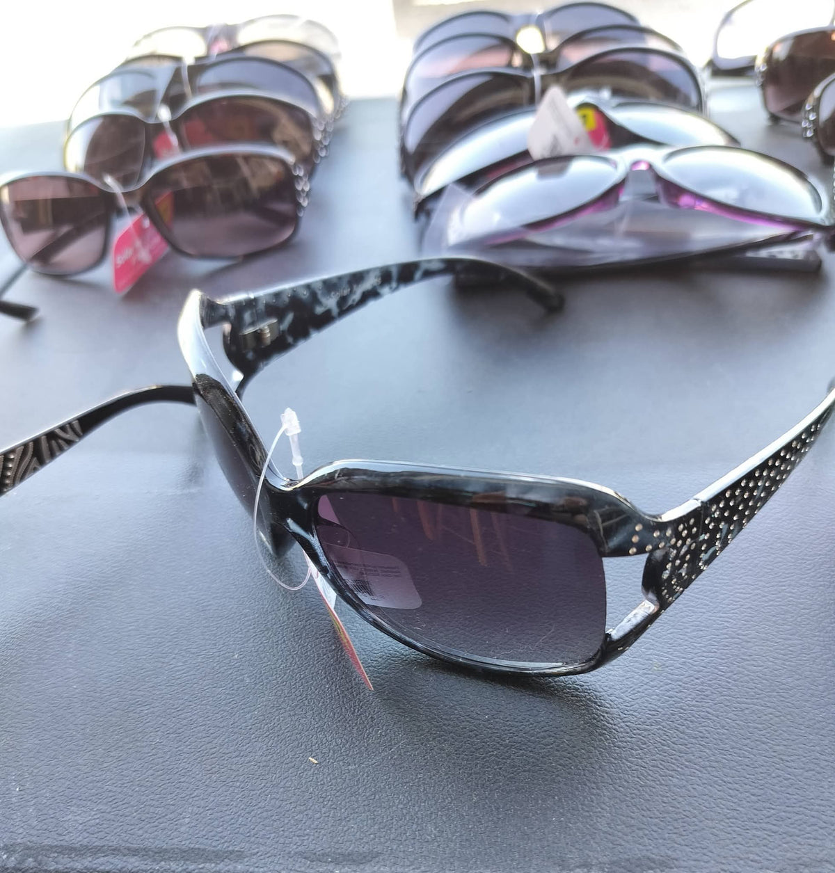 Sunglasses with sparkle frames