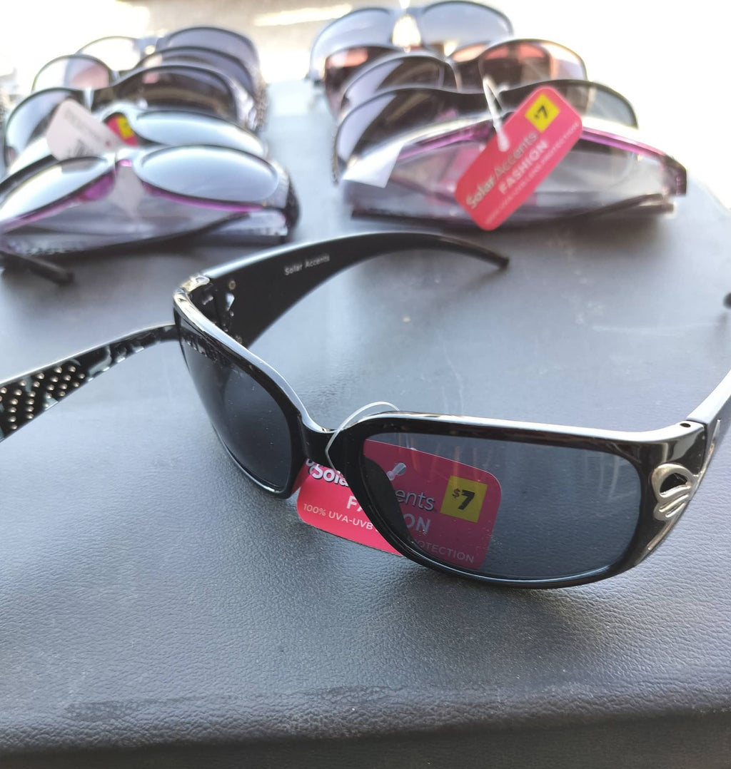 Sunglasses with sparkle frames