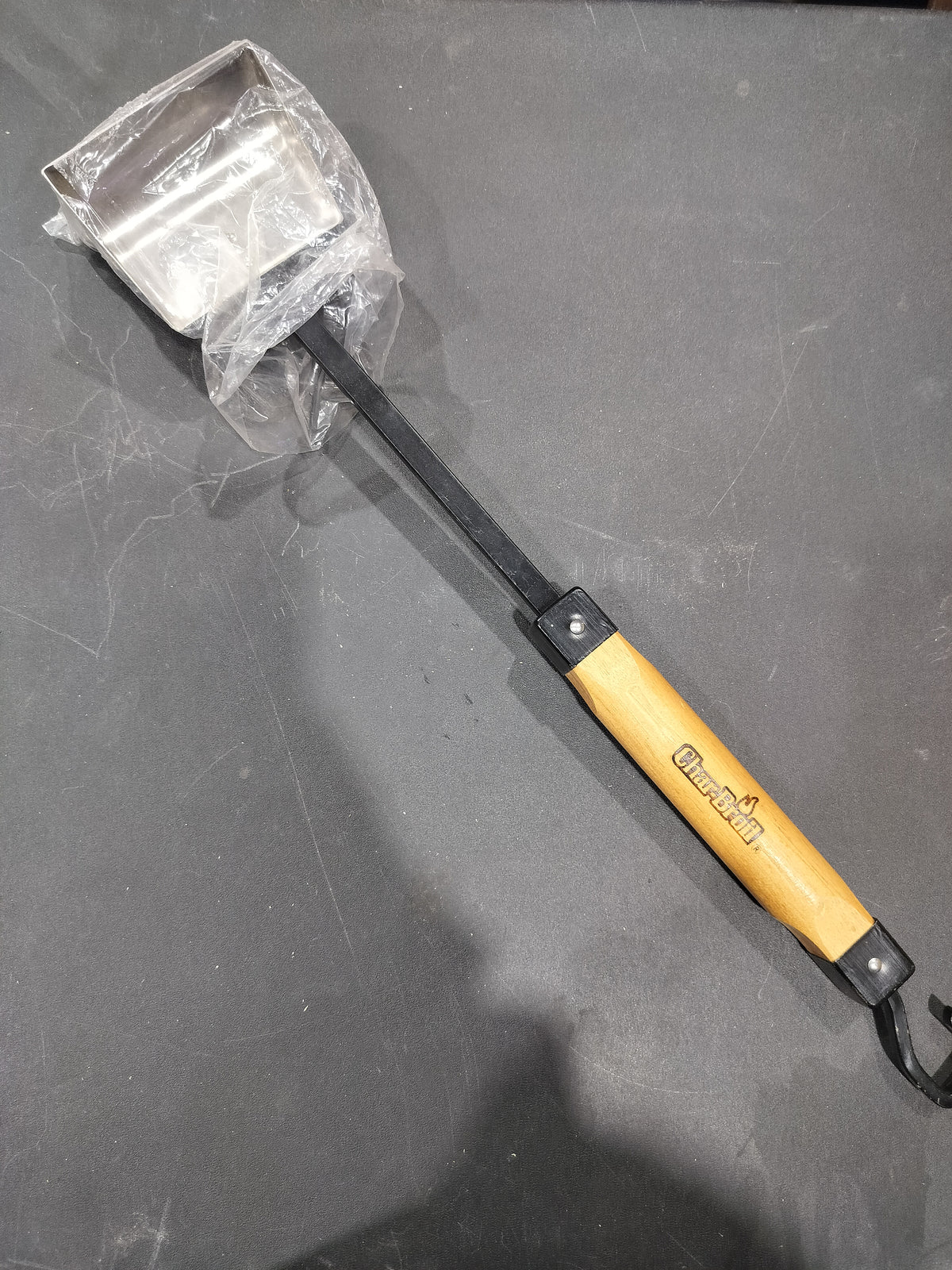 Grill scoop accessory