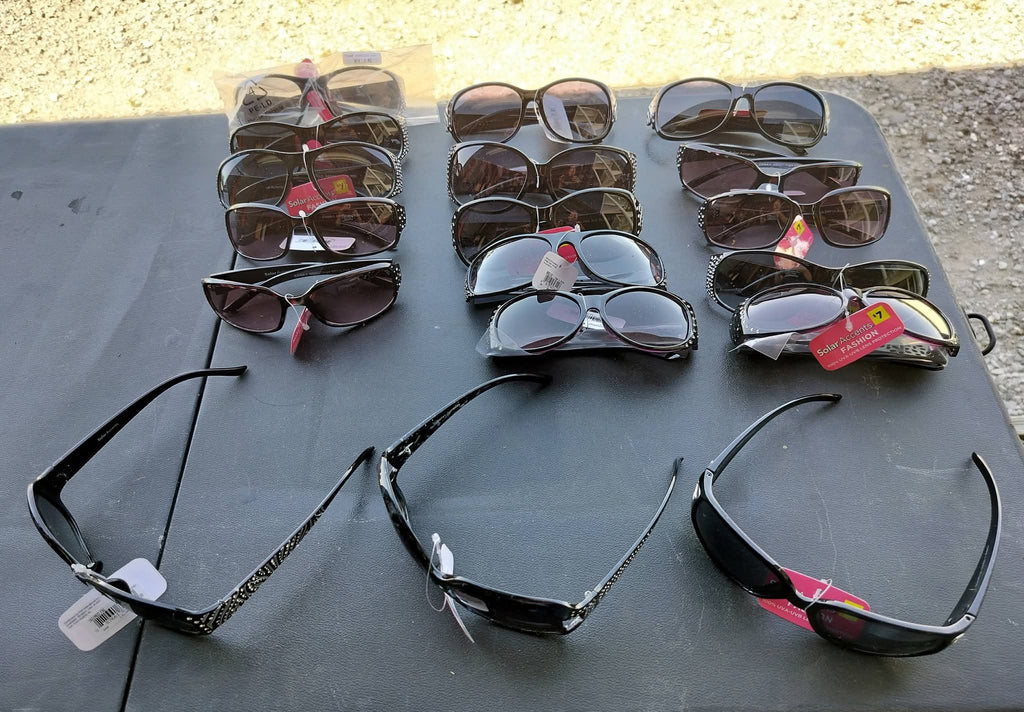 Sunglasses with sparkle frames