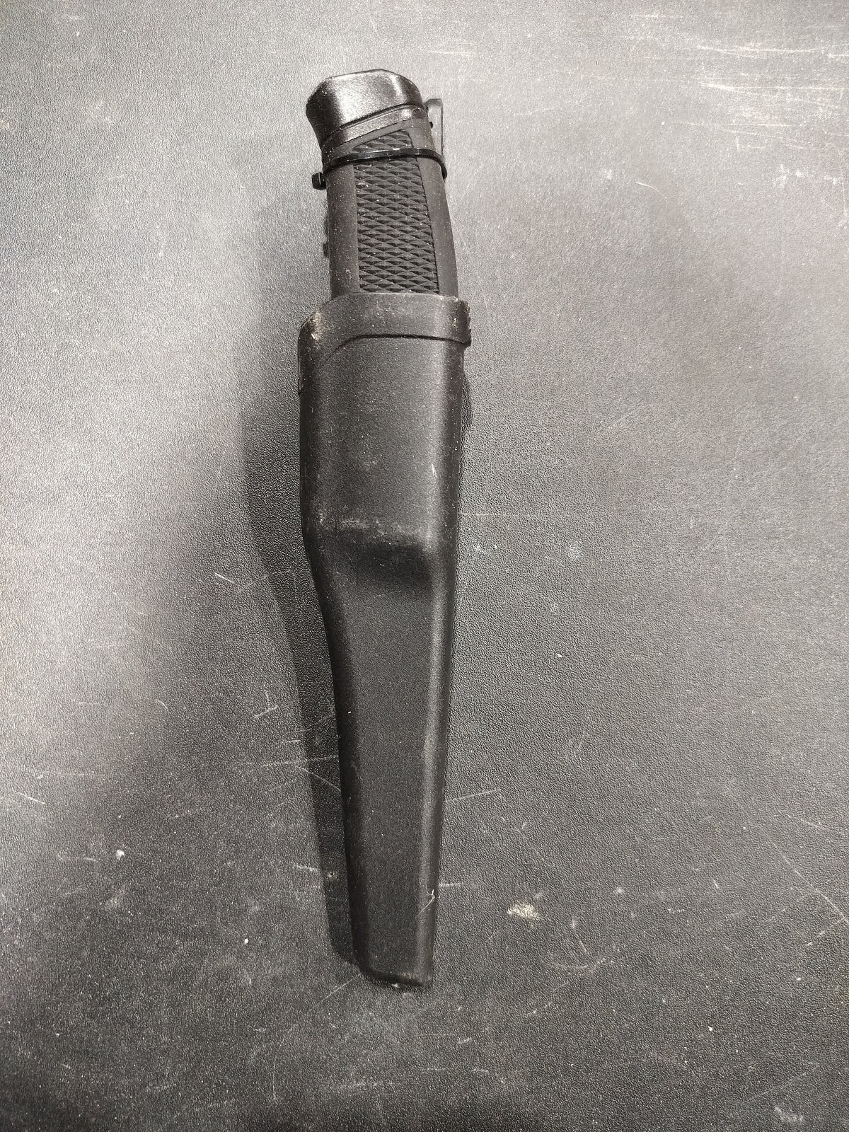 Knife w/ plastic case